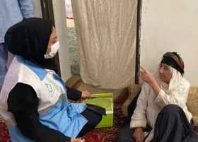 تزریق واکسن کرونا به پیرترین فرد جهان در تربت&zwnj;جام + عکس