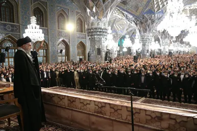حضور و سخنرانی رهبر انقلاب در اجتماع زائران و مجاوران حرم مطهر رضوی