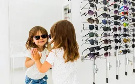 چرا عینک آفتابی ارزان برای کودکان خوب نیست؟