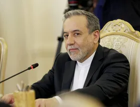 دیدار و گفتگوی دبیر شورای عالی امنیت ملی ارمنستان با عراقچی (۲۷ اردیبهشت ۱۴۰۴)