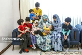 جهاد مادری | ساعتی میهمان خانواده بانوی مشهدی که در ۴۰ سالگی ۸ فرزند دارد