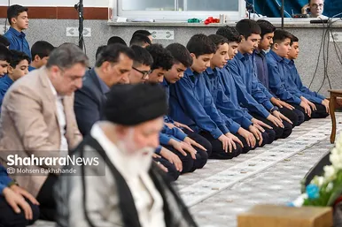 گزارش تصویری | مراسم زنگ نماز در دبیرستان دولتی حسن برزگر مشهد