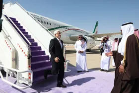 عارف وارد عربستان سعودی شد (۲۱ آبان ۱۴۰۳)
