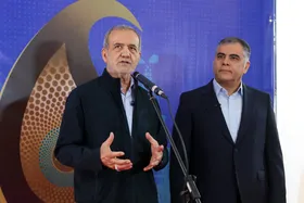 پزشکیان در نمایشگاه نفت: اتصال شرکت&zwnj;های حوزه نفت، گاز و پتروشیمی به دانشگاه&zwnj;ها ضروری و یک رویداد برد-برد است