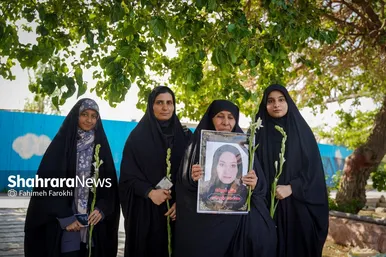 گزارش تصویری | حضور خانواده شهدای مدرسه «شجره طیبه» میناب در باغ خاتون مشهد