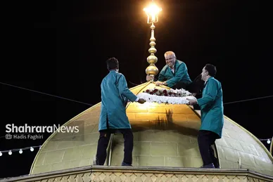 گزارش تصویری | گل‌آرایی حرم مطهر رضوی به‌مناسبت سالروز میلاد امام‌رضا(ع)