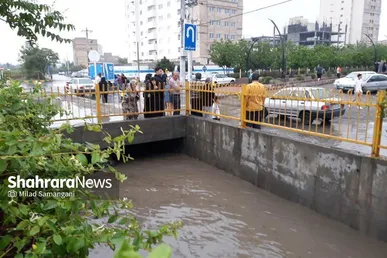 عکس‌هایی از آب گرفتگی محله مشکینی و خیابان امام‌دوست قاسم‌آباد (۲۹ اردیبهشت ۱۴۰۳)
