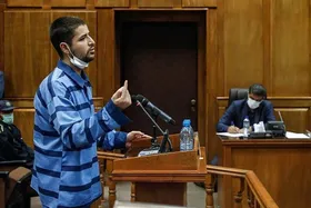 ویدئو| محمد قبادلو در حین شهادت فرید کرم&zwnj;پور تعادل روانی نداشته است؟