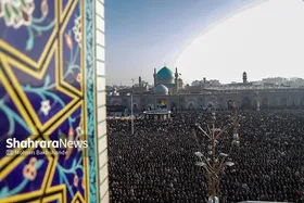 &laquo;ملت مبعوث&zwnj;شده&raquo; در آغوش پروردگار | روایتی از متفاوت&zwnj;ترین عید فطر مشهد در حرم مطهر رضوی +فیلم