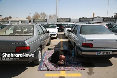 حضور زائران نوروزی در خیابانهای اطراف حرم مطهر رضوی