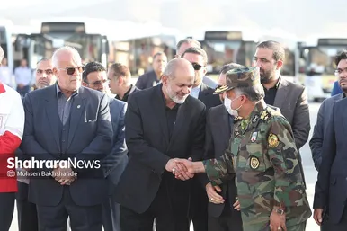 آیین رونمایی از ۳۰ دستگاه میدل باس