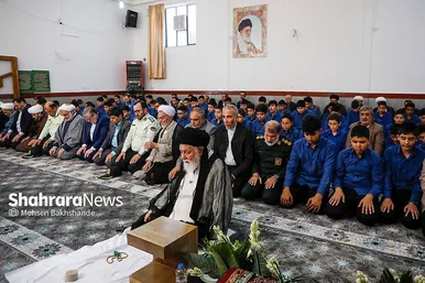 گزارش تصویری | مراسم زنگ نماز در دبیرستان دولتی حسن برزگر مشهد