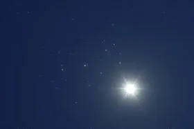 هم&zwnj;نشینی زهره و قلب&zwnj;الاسد در آسمان شامگاهی | امشب چشم به افق غربی بدوزید (۱۸ تیر ۱۴۰۵)