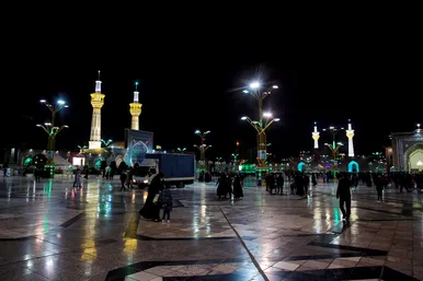 چراغانی حرم مطهر امام رضا (ع) به مناسبت مبعث پیامبر (ص)