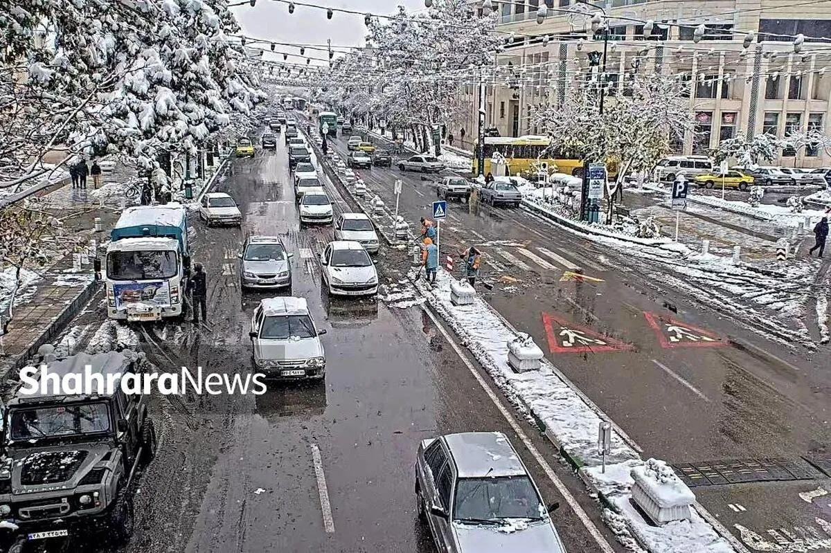آخرین وضعیت ترافیکی مشهد در پی بارش برف (۲۹ آذر ۱۴۰۴) + فیلم