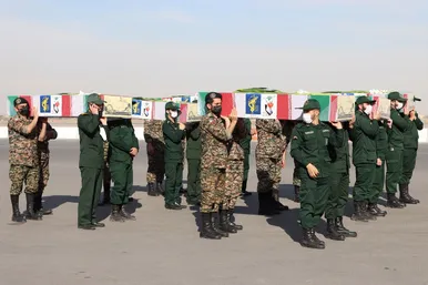 استقبال از پیکر مطهر ۱۶ شهید در مشهد