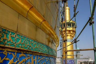 شست و شوی گنبد منور رضوی در آستانه سال نو و ماه مبارک رمضان