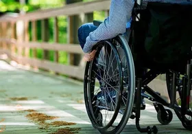 برگزاری مراسم روز جهانی معلولان در آب و هوای سخت برفی