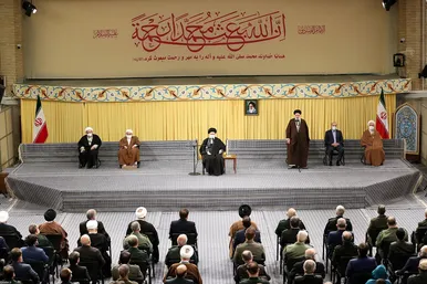 عکس | دیدار جمعی از مسئولان نظام و سفیران کشورهای اسلامی با مقام معظم رهبری