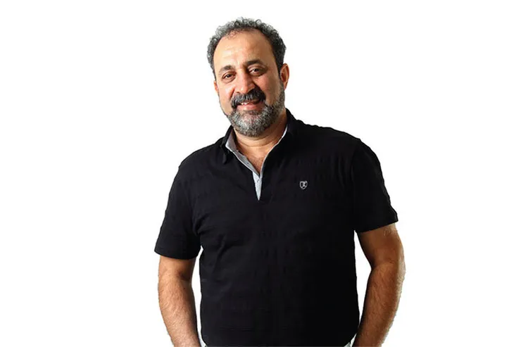 میثاقیان فقط روی نیمکت مشکی