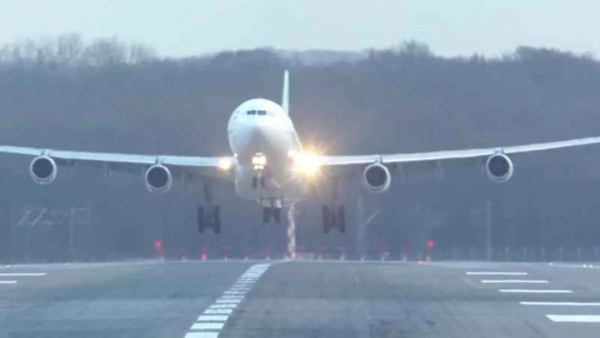 ویدئو| فرود هیجان‌انگیز ایرباس A340 در فرودگاه
