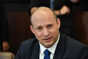 نخست وزیر پیشین اسرائیل، خواستار اشد مجازات برای مشاوران نتانیاهو شد