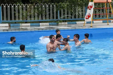 عکس‌هایی از استخر روباز پارک ملت
