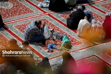 گزارش تصویری | لحظه تحویل سال در حرم مطهر امام رضا (ع)