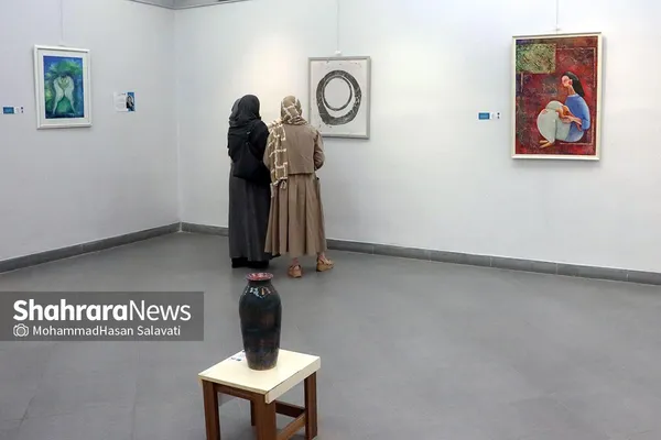 «رواق حافظ»؛ نمایشگاه گروهی هنرهای تجسمی در نگارخانه فردوسی مشهد + تصاویر