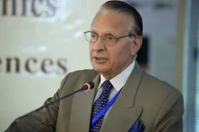 سفیر سابق پاکستان در تهران: ایران قربانی آپارتاید هسته&zwnj;ای غرب است