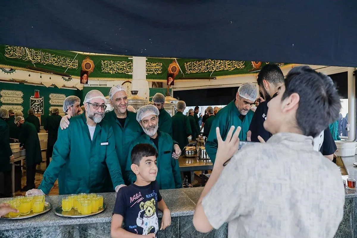 هنرمندان «حوزه هنری سوره» خادم چایخانه حرم امام‌رضا(ع) شدند
