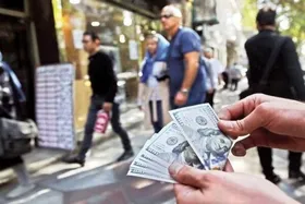حاجی&zwnj;دلیگانی: بازار غیررسمی ارز عملاً مبنای قیمت&zwnj;گذاری شده است