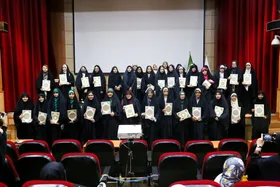 از دختران هنرمند در پنجمین جشنواره تئاتر &laquo;دختران تمدن ساز&raquo; استان قم تجلیل شد