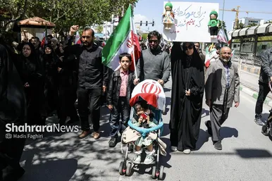 گزارش تصویری| راهپیمایی کالسکه سواران در اربعین رهبر شهید انقلاب در مشهد