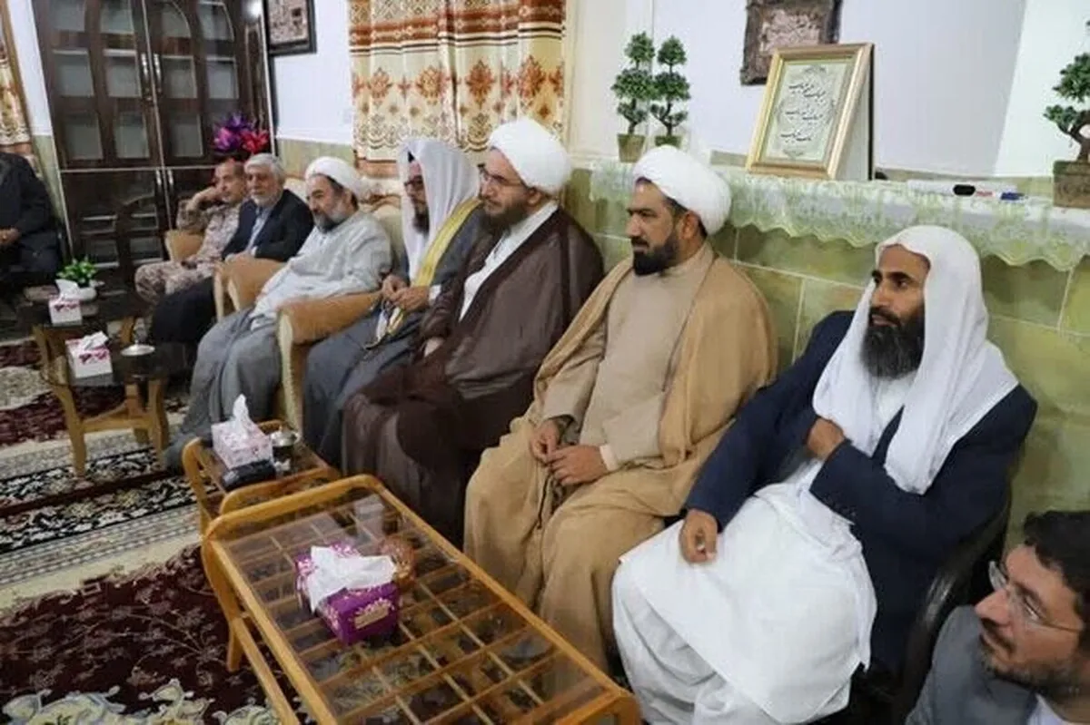تقدیم گزارش هیئت اعزامی به سیستان و بلوچستان به رهبر معظم انقلاب
