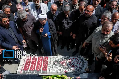 گزارش تصویری | تشییع پیکر زنده یاد «اکبر عبدی»