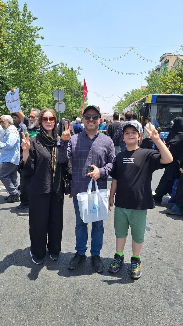 حضور باشکوه مردم در نماز جمعه همدلی و ایستادگی در دانشگاه تهران (۳۰ خرداد ۱۴۰۴) + عکس و فیلم