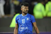 رونمایی از رامین رضاییان با پیراهن فولاد + عکس