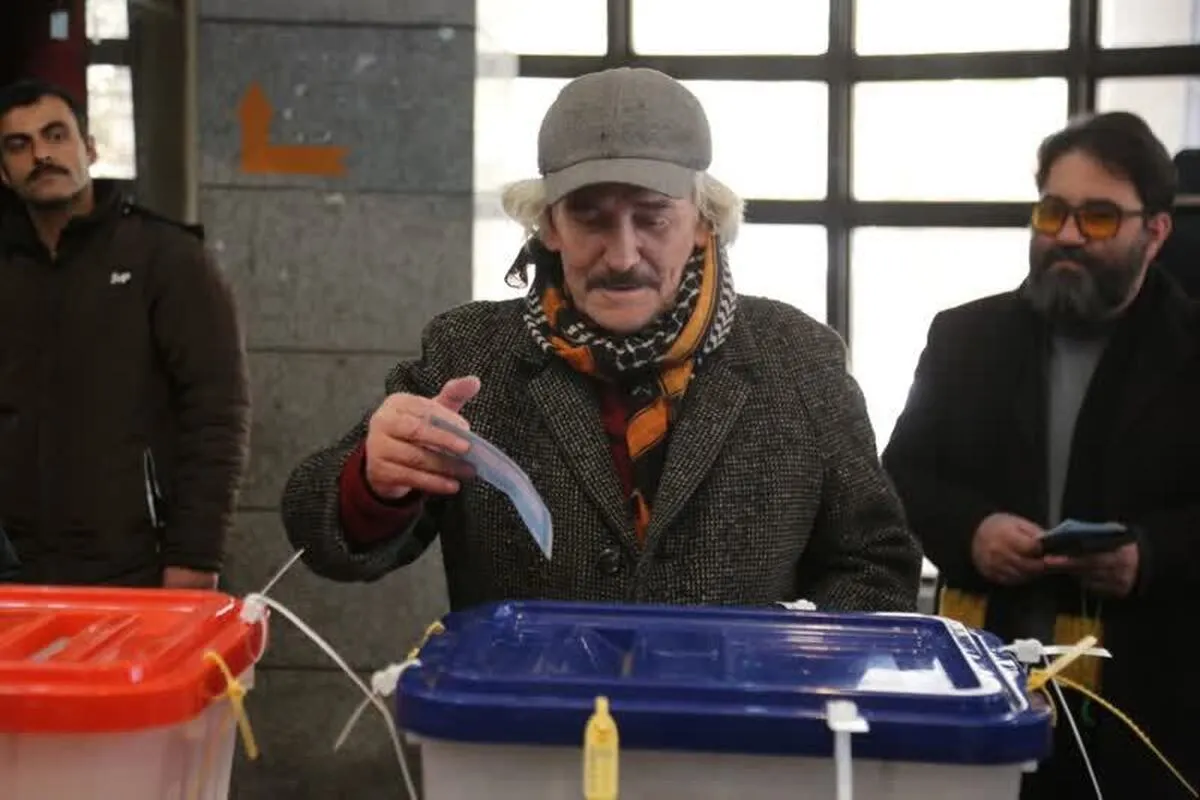 حضور اهالی هنر و رسانه مشهد پای صندوق رای انتخابات مجلس شورای اسلامی و مجلس خبرگان ۱۱ اسفند
