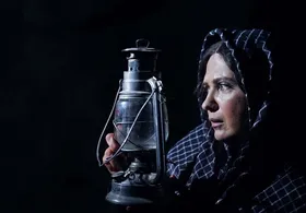نمایش فیلم "زنانی که با گرگ&zwnj;ها دویده&zwnj;اند" در جشنواره فیلم کلکته + فیلم