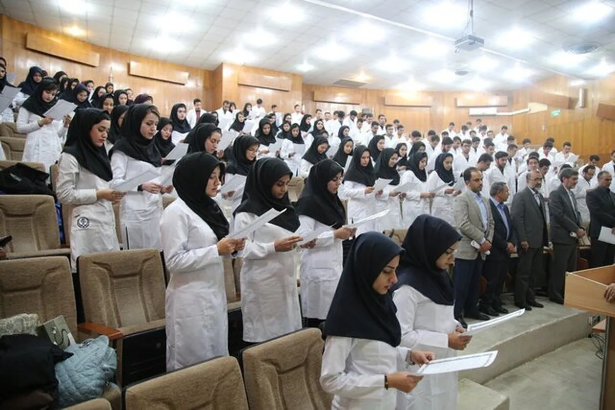 معاون آموزشی وزیر بهداشت: دانشجویان علوم پزشکی نگران وضعیت امتحانات نباشند (۱۰ بهمن ۱۴۰۴)