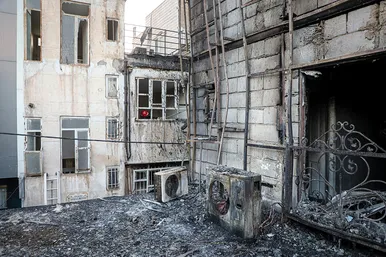 مهار آتش‌سوزی یک هتل آپارتمان در خیابان امام رضا (ع) مشهد