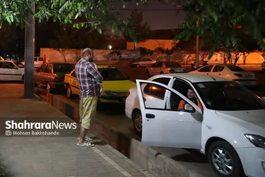 حضور مردم مشهد در خیابان پس از وقوع زلزله