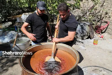 توزیع شله نذری همزمان با شهادت امام حسن عسکری(ع) در مشهد
