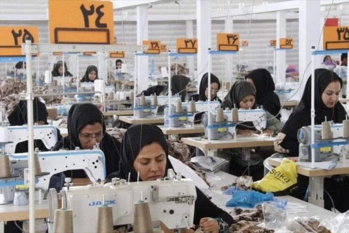 اشتغال ۵۱ درصد از زنان فعال اقتصادی خراسان رضوی در صنعت پوشاک