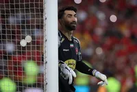 کریمی: پیشنهاد استقلال به بیرانوند صحت ندارد