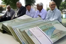 انتقاد از افزایش ناچیز مبلغ متناسب&zwnj;سازی حقوق بازنشستگان تأمین اجتماعی | چرا به پایه حقوق اضافه نشد؟