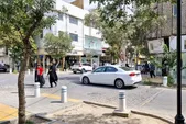 گلایه اهالی خیابان ایثار از نبود سرویس بهداشتی عمومی در بزرگ‌ترین راسته مانتوفروش‌های مشهد