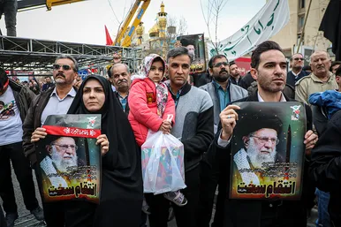 تشییع دو تن از شهدای حادثه تروریستی گلزار شهدای کرمان در مشهد