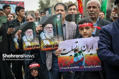 تشییع دو تن از شهدای حمله تروریستی کرمان در مشهد